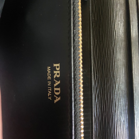 Authentic Prada Large Saffiano Leather Wallet - Picture 9 of 10